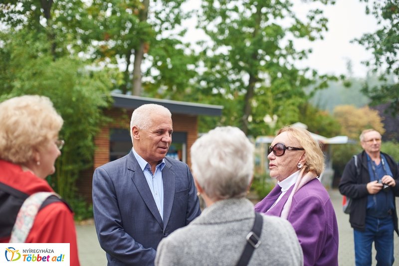 Nyugdíjas séta az Állatparkban