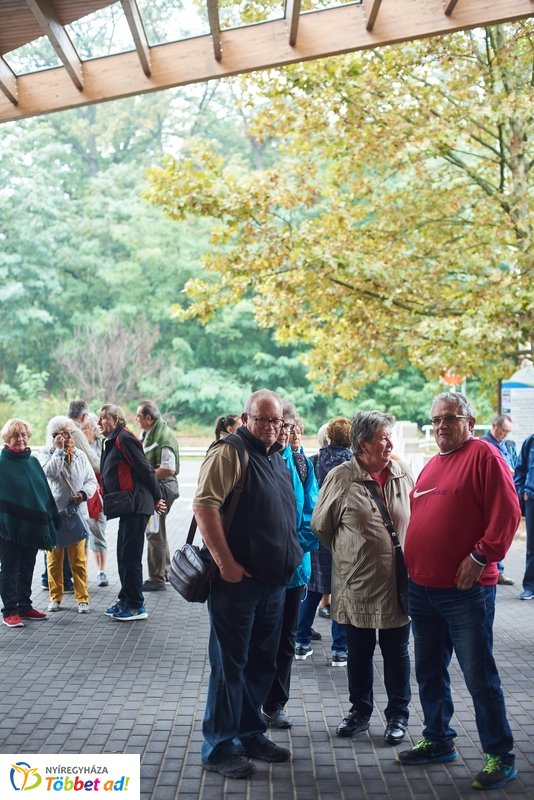 Nyugdíjas séta az Állatparkban
