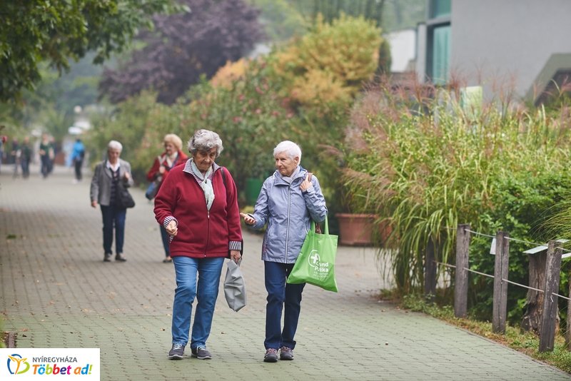 Nyugdíjas séta az Állatparkban