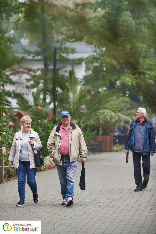 Nyugdíjas séta az Állatparkban