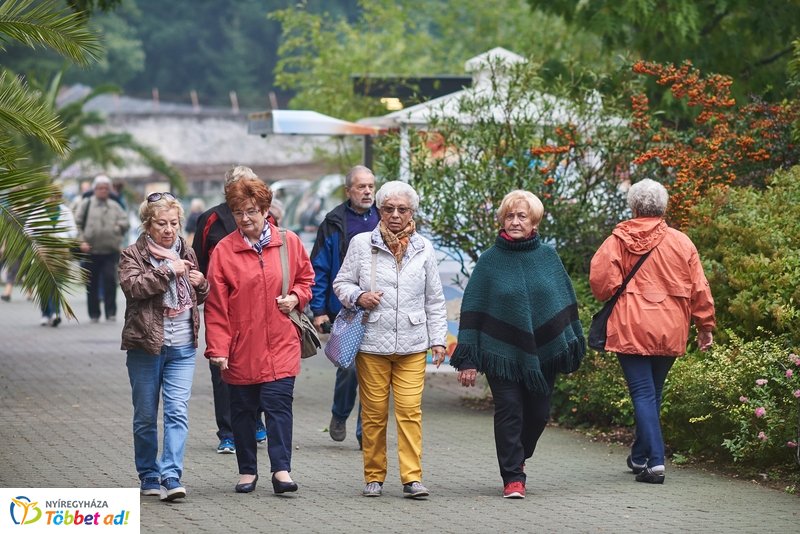 Nyugdíjas séta az Állatparkban