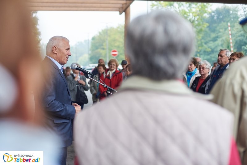 Nyugdíjas séta az Állatparkban