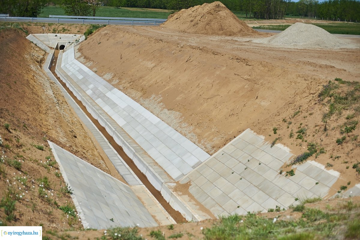 Nyulastó - csapadékelvezető építés 20200522