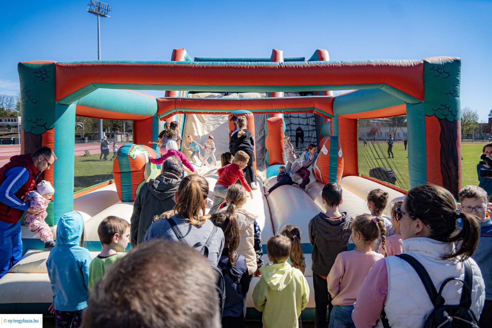 Nyuszi Futás 2024 a Nyíregyházi Atlétikai Centrumban