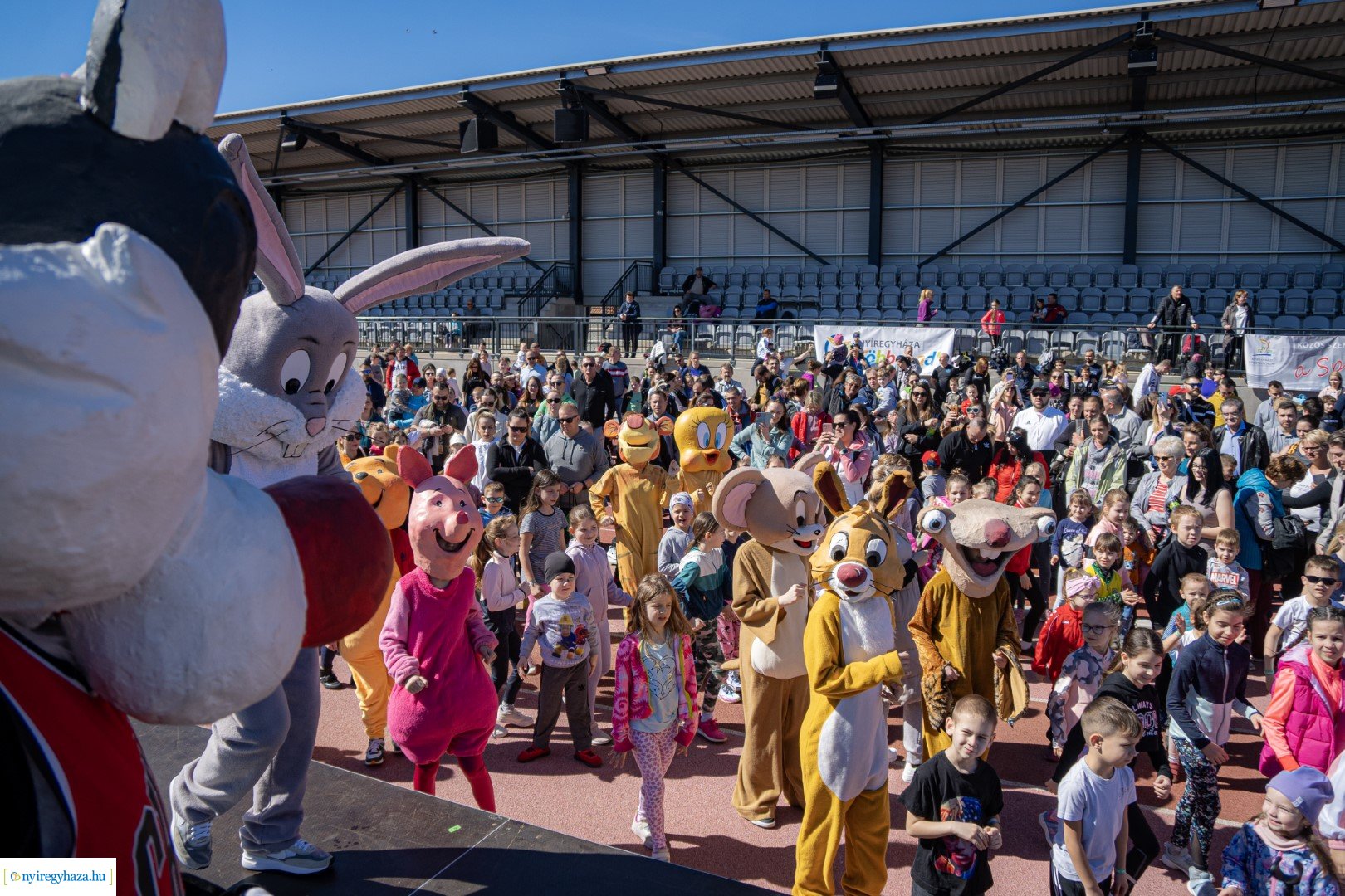 Nyuszi Futás 2024 a Nyíregyházi Atlétikai Centrumban