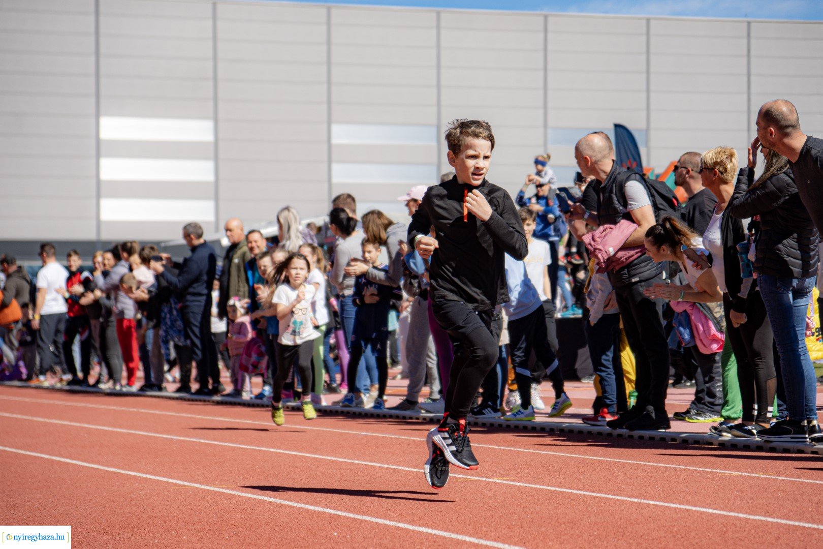 Nyuszi Futás 2024 a Nyíregyházi Atlétikai Centrumban