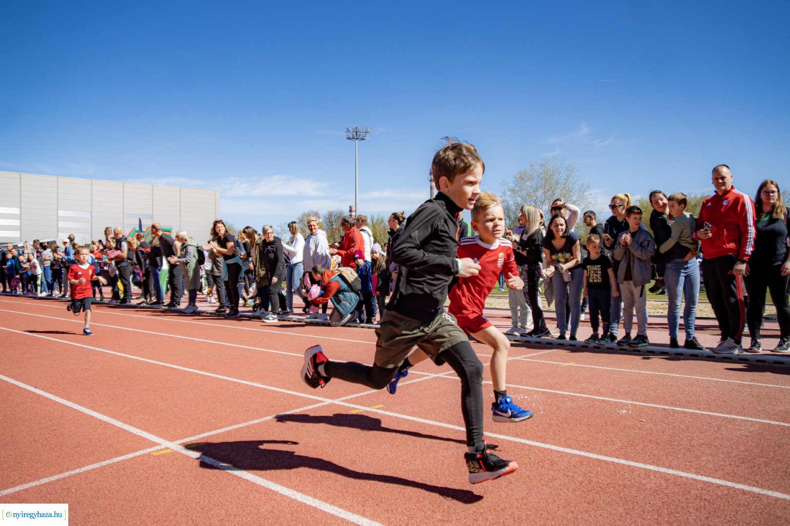 Nyuszi Futás 2024 a Nyíregyházi Atlétikai Centrumban
