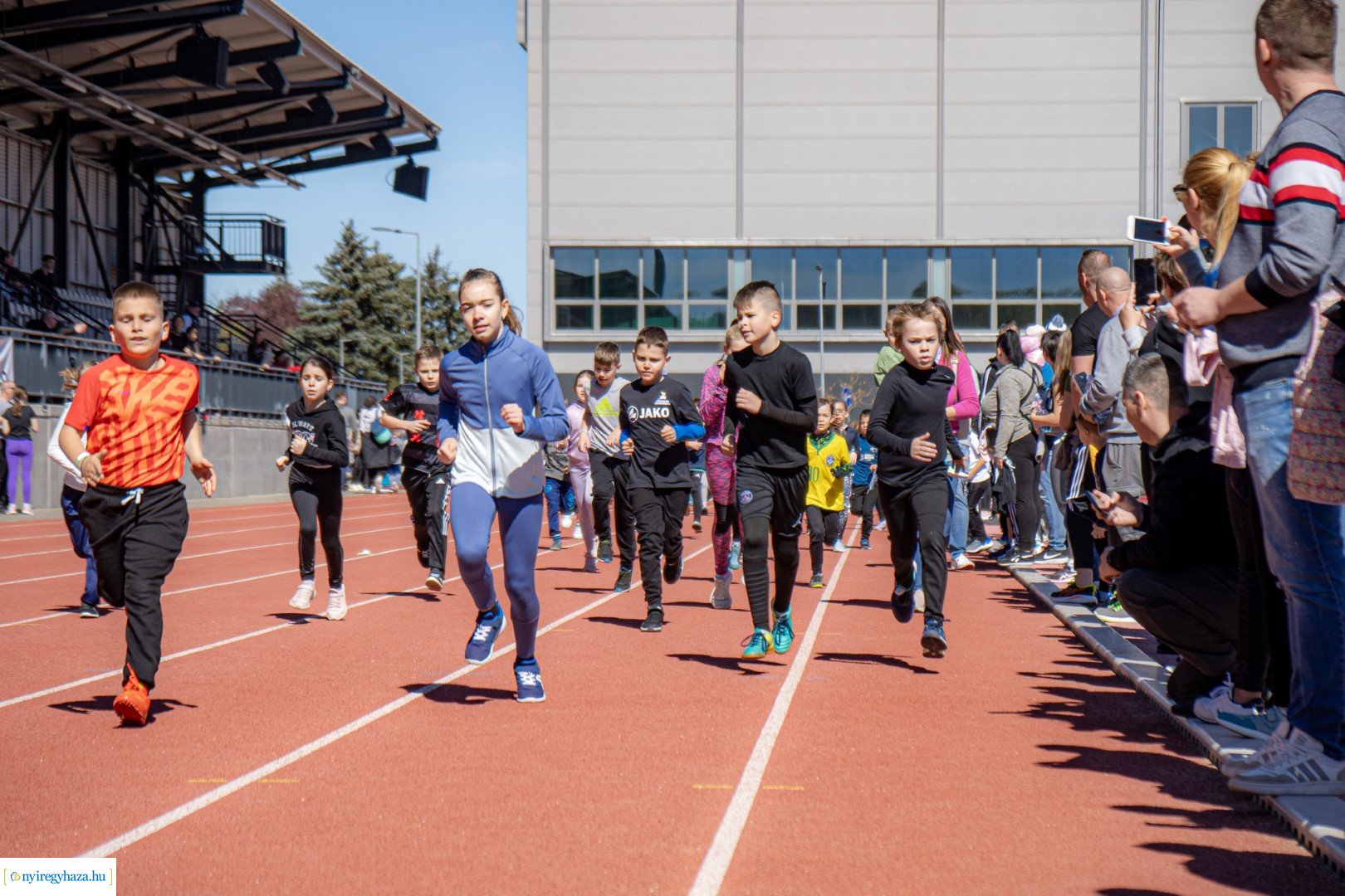 Nyuszi Futás 2024 a Nyíregyházi Atlétikai Centrumban