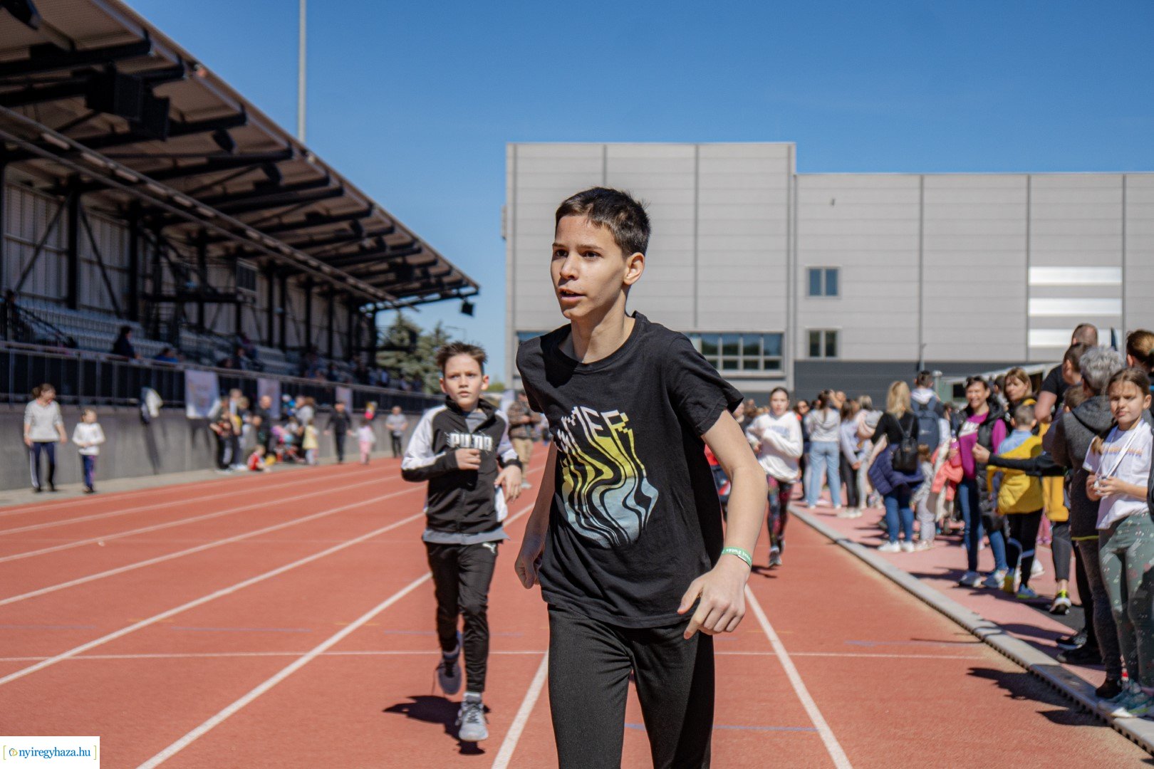 Nyuszi Futás 2024 a Nyíregyházi Atlétikai Centrumban