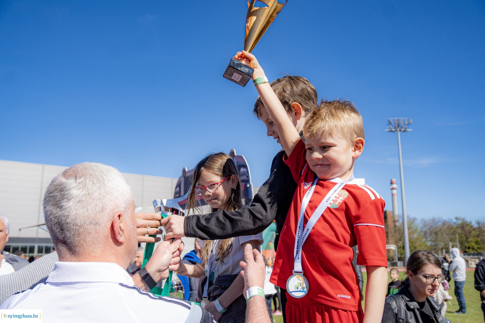 Nyuszi Futás 2024 a Nyíregyházi Atlétikai Centrumban