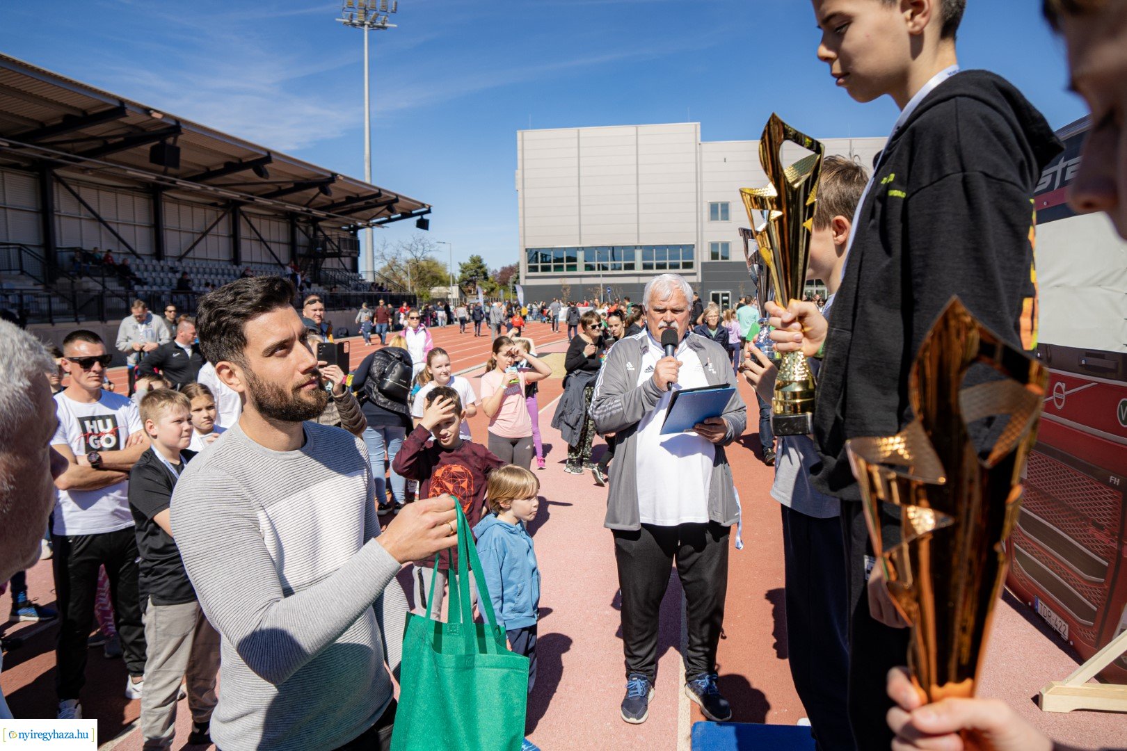 Nyuszi Futás 2024 a Nyíregyházi Atlétikai Centrumban