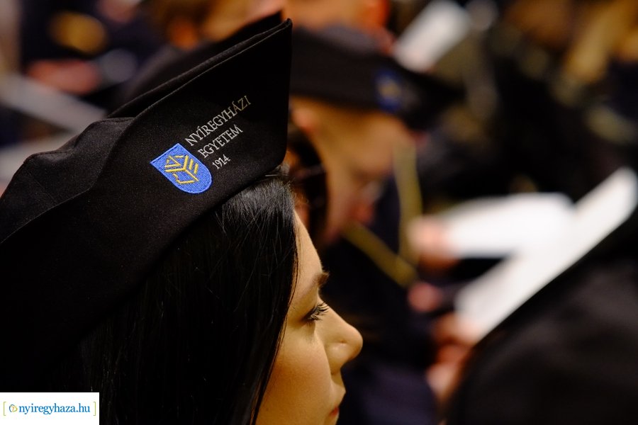 Diploma átadó az egyetemen 20230311