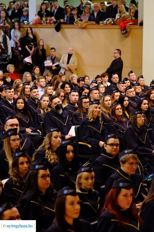 Diploma átadó az egyetemen 20230311