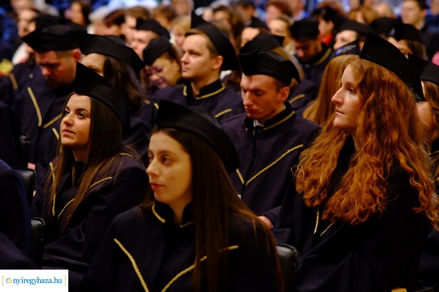 Diploma átadó az egyetemen 20230311