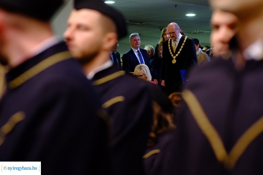 Diploma átadó az egyetemen 20230311