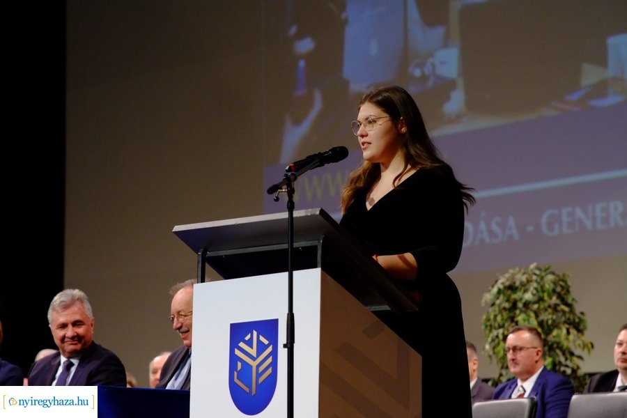 Diploma átadó az egyetemen 20230311