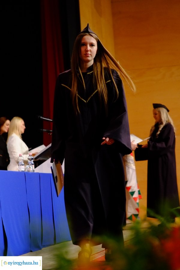 Diploma átadó az egyetemen 20230311