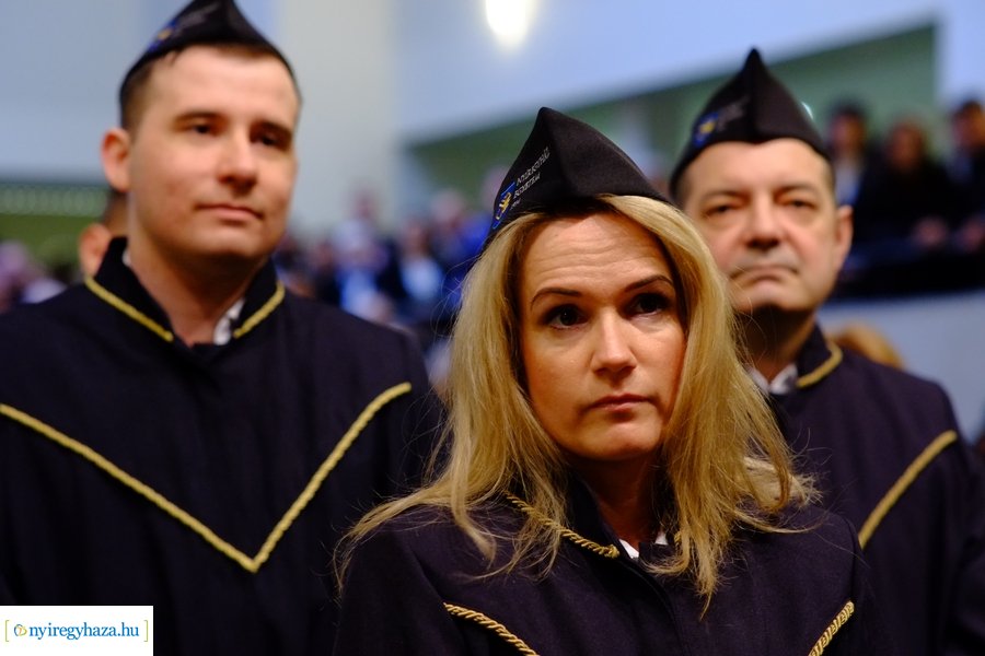 Diploma átadó az egyetemen 20230311