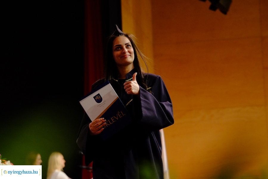 Diploma átadó az egyetemen 20230311