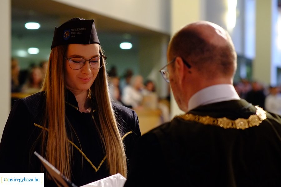 Diploma átadó az egyetemen 20230311
