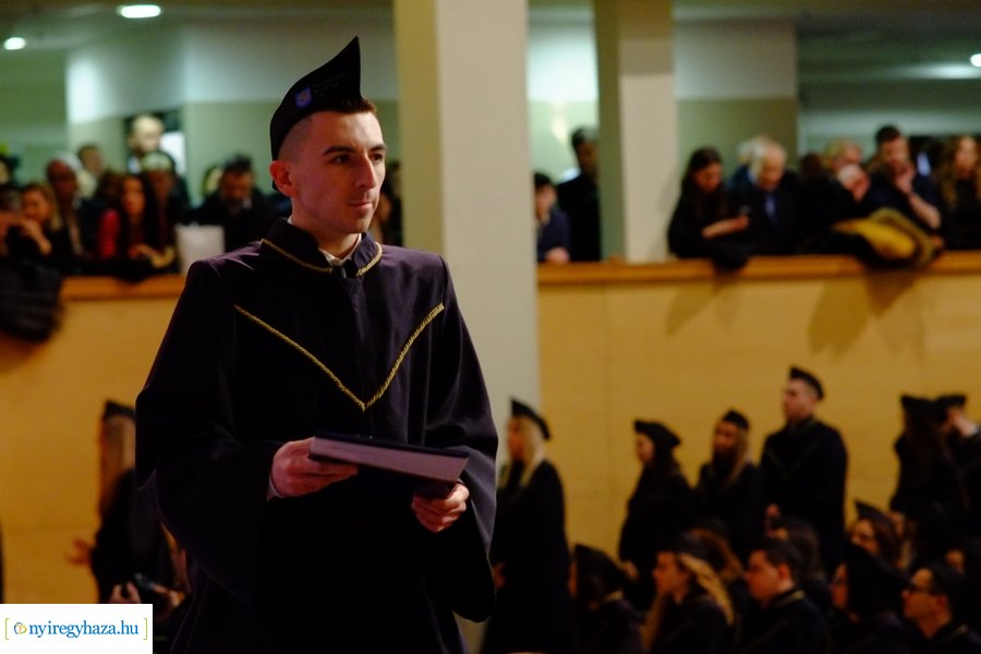Diploma átadó az egyetemen 20230311