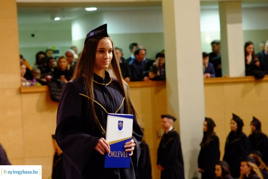 Diploma átadó az egyetemen 20230311