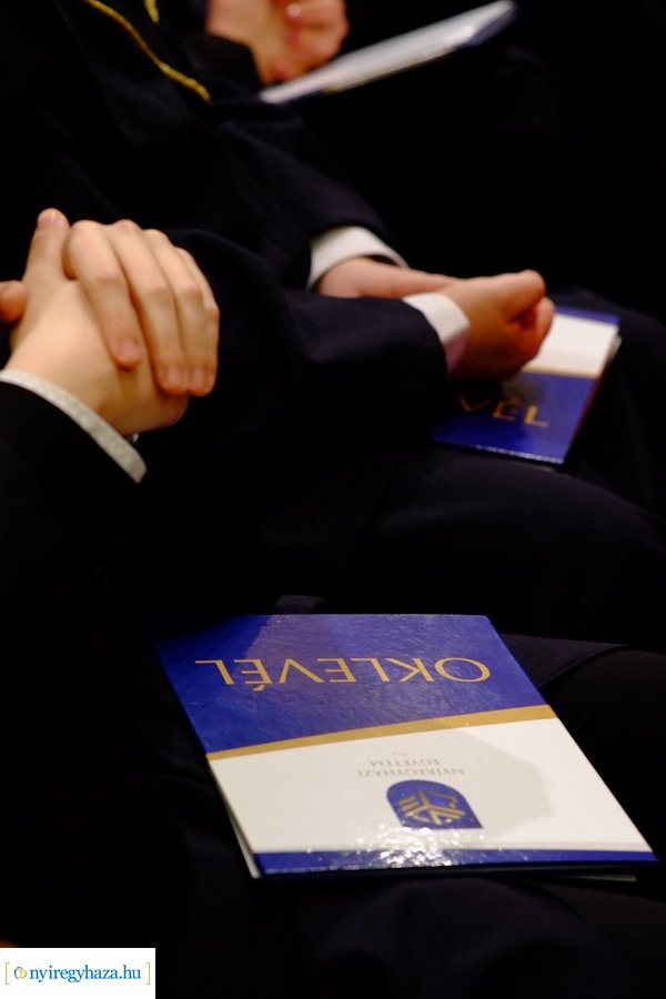 Diploma átadó az egyetemen 20230311