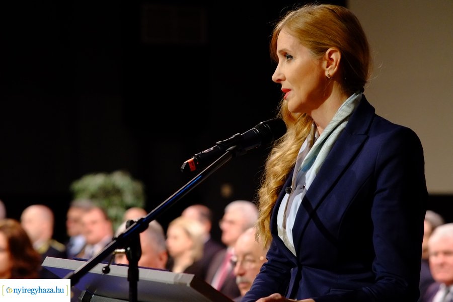 Diploma átadó az egyetemen 20230311