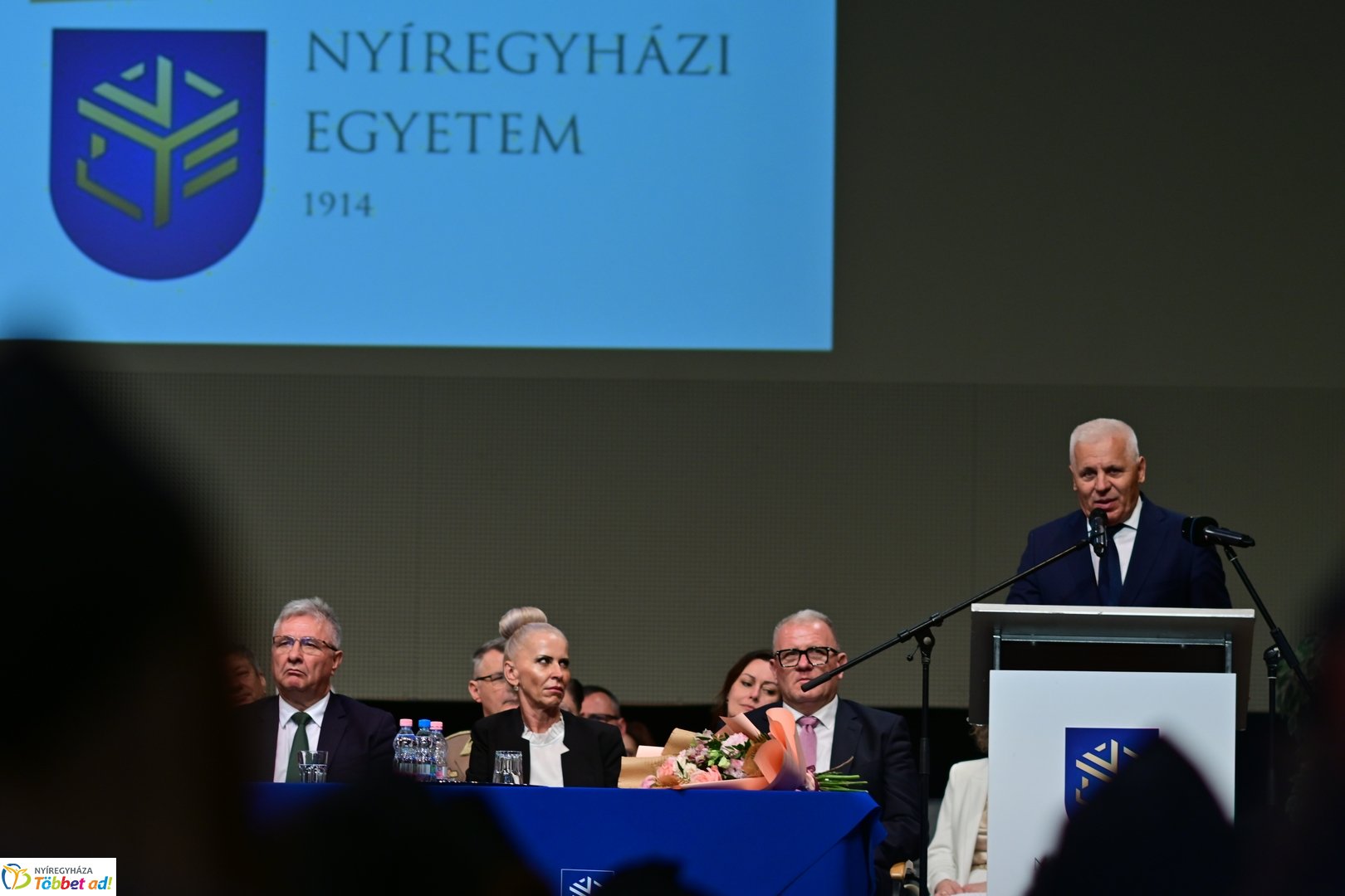 Oklevélátadó Ünnepi Szenátusi Ülés az egyetemen 2025 júliusában