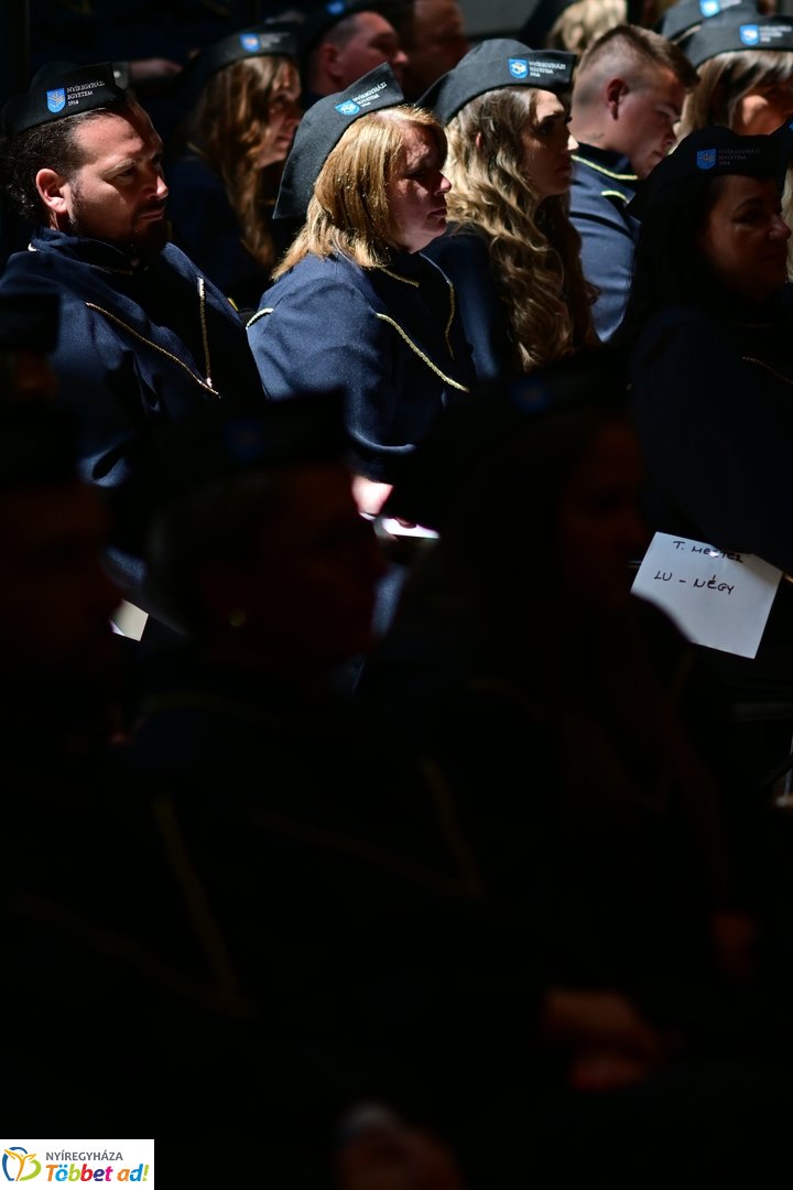 Oklevélátadó Ünnepi Szenátusi Ülés az egyetemen 2025 júliusában