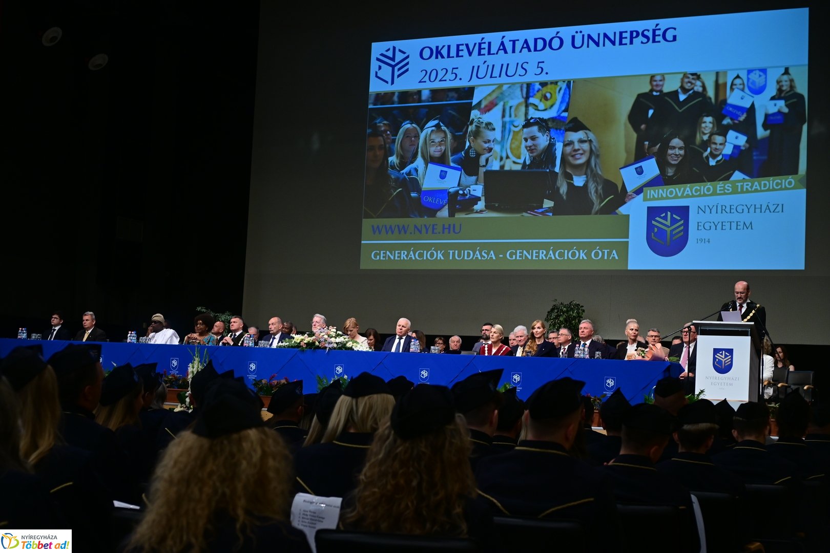 Oklevélátadó Ünnepi Szenátusi Ülés az egyetemen 2025 júliusában