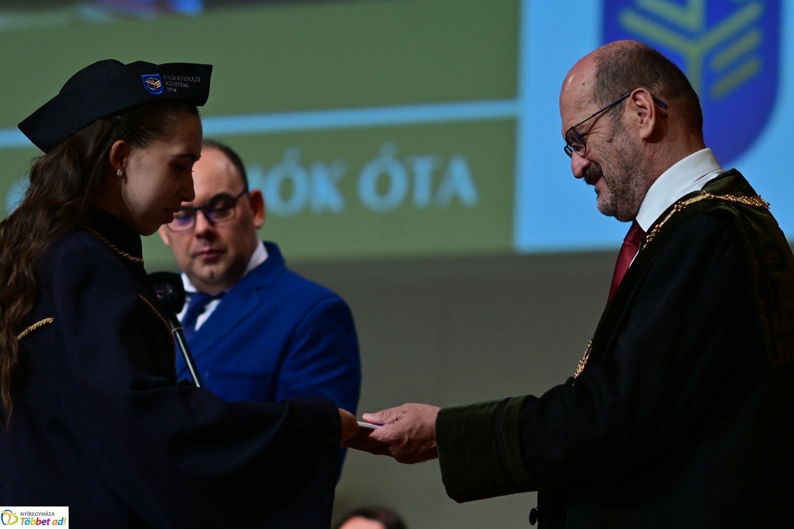 Oklevélátadó Ünnepi Szenátusi Ülés az egyetemen 2025 júliusában