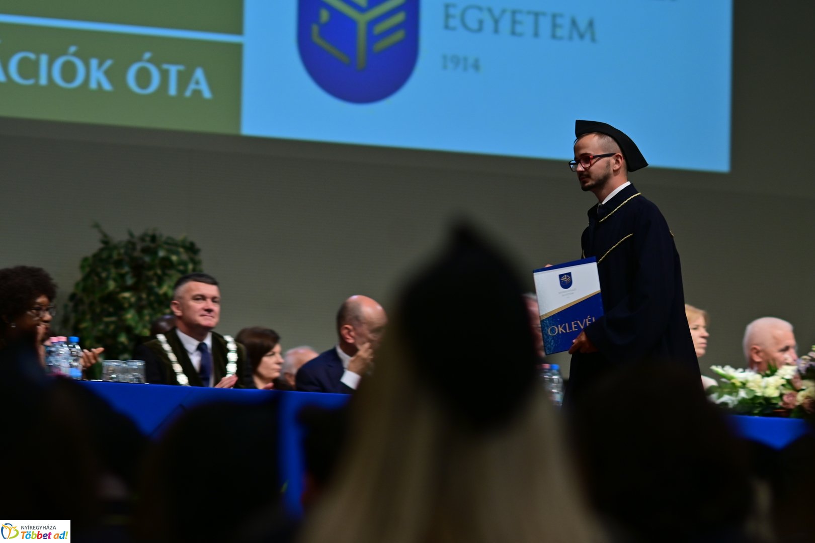 Oklevélátadó Ünnepi Szenátusi Ülés az egyetemen 2025 júliusában