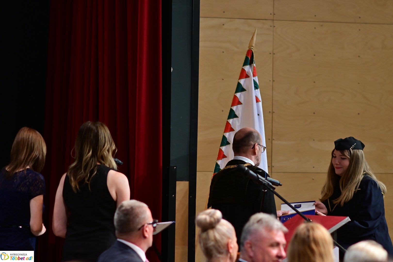 Oklevélátadó Ünnepi Szenátusi Ülés az egyetemen 2025 júliusában