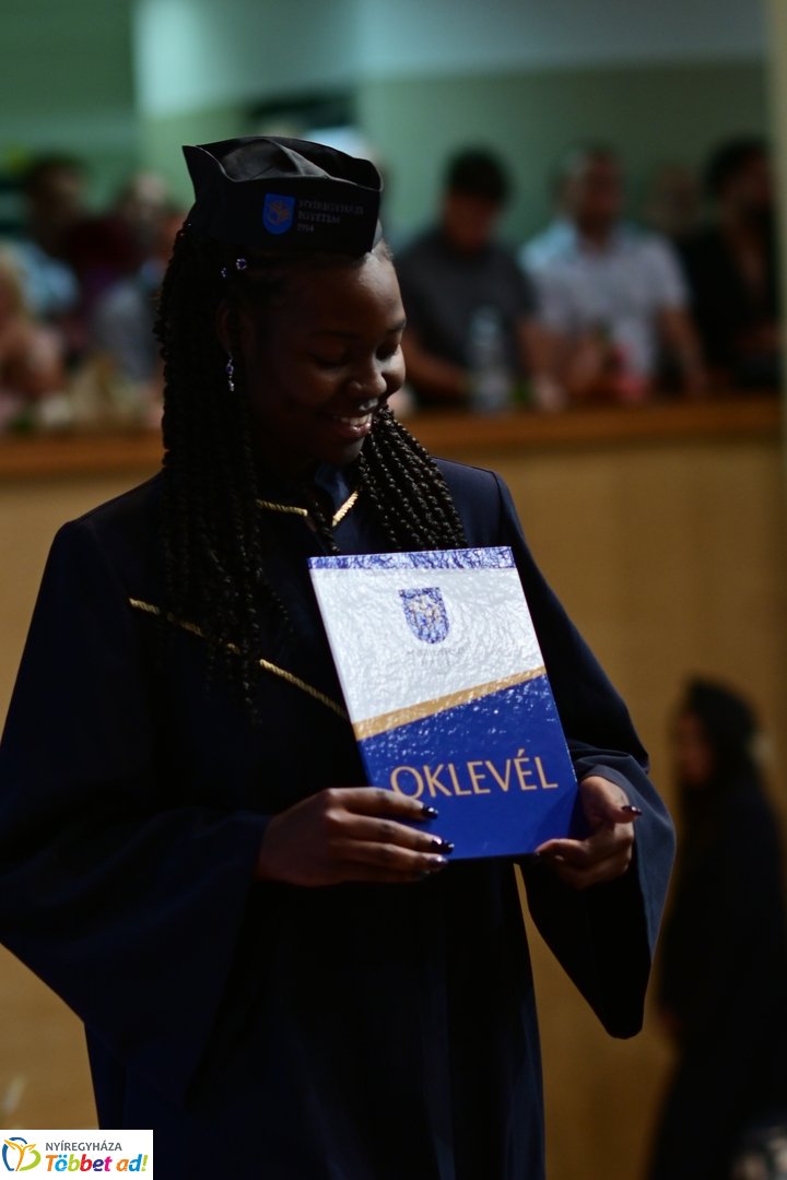 Oklevélátadó Ünnepi Szenátusi Ülés az egyetemen 2025 júliusában