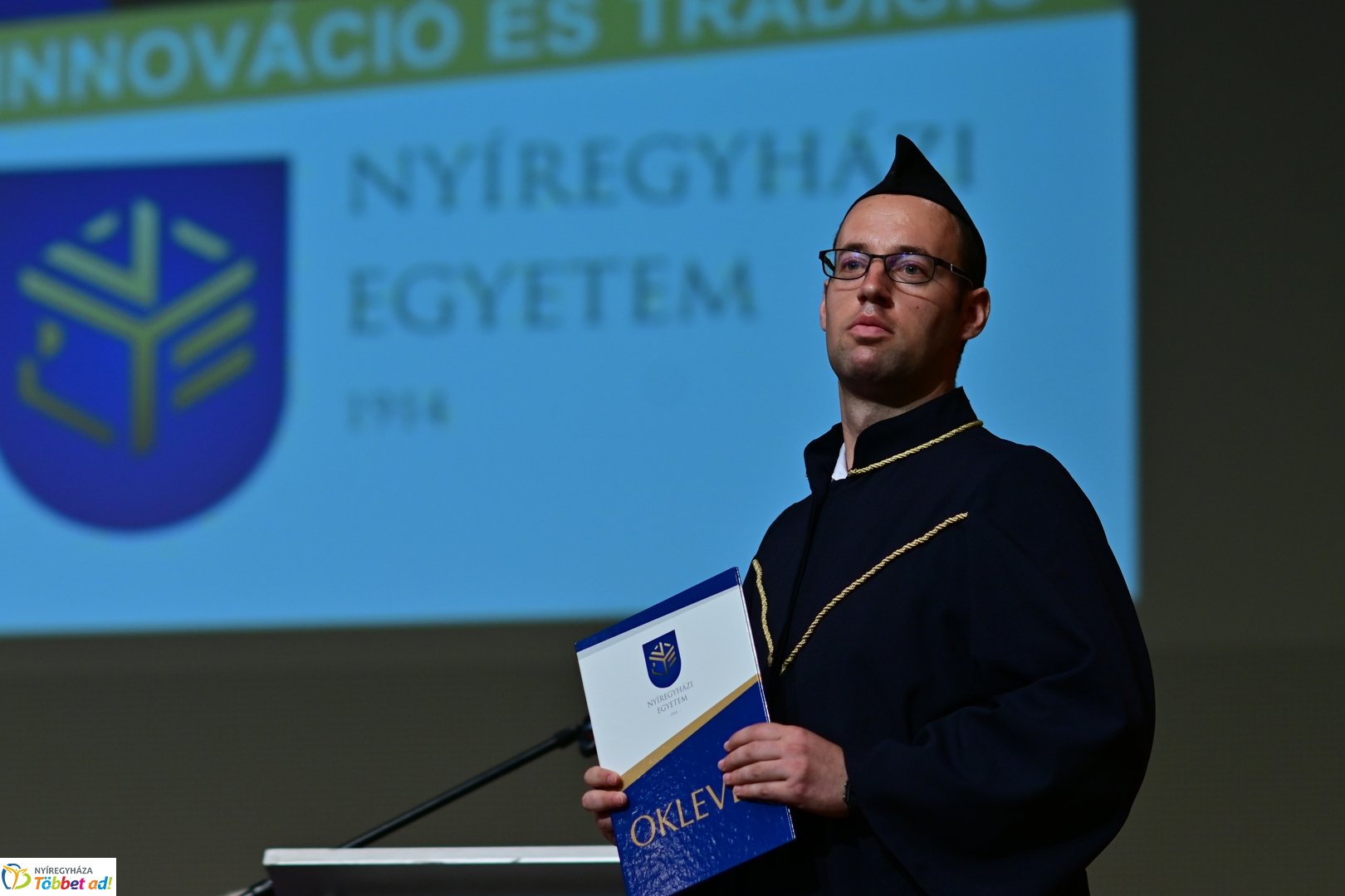 Oklevélátadó Ünnepi Szenátusi Ülés az egyetemen 2025 júliusában