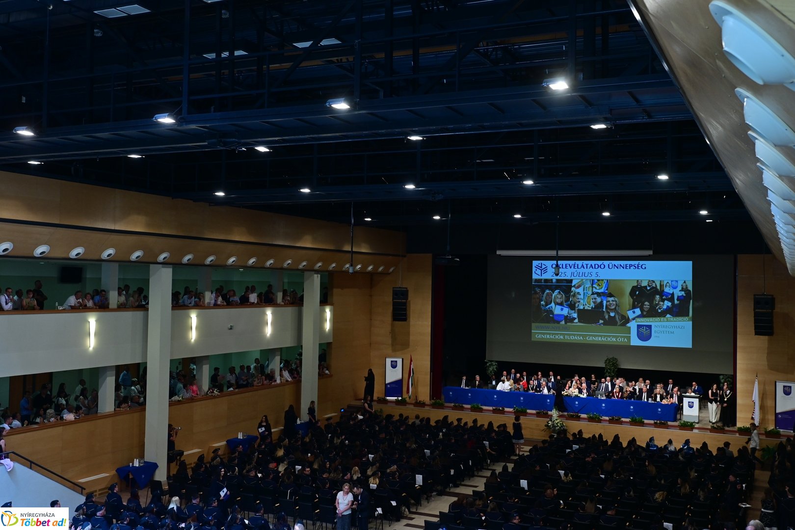 Oklevélátadó Ünnepi Szenátusi Ülés az egyetemen 2025 júliusában