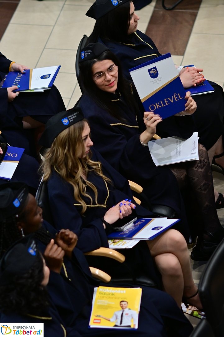 Oklevélátadó Ünnepi Szenátusi Ülés az egyetemen 2025 júliusában