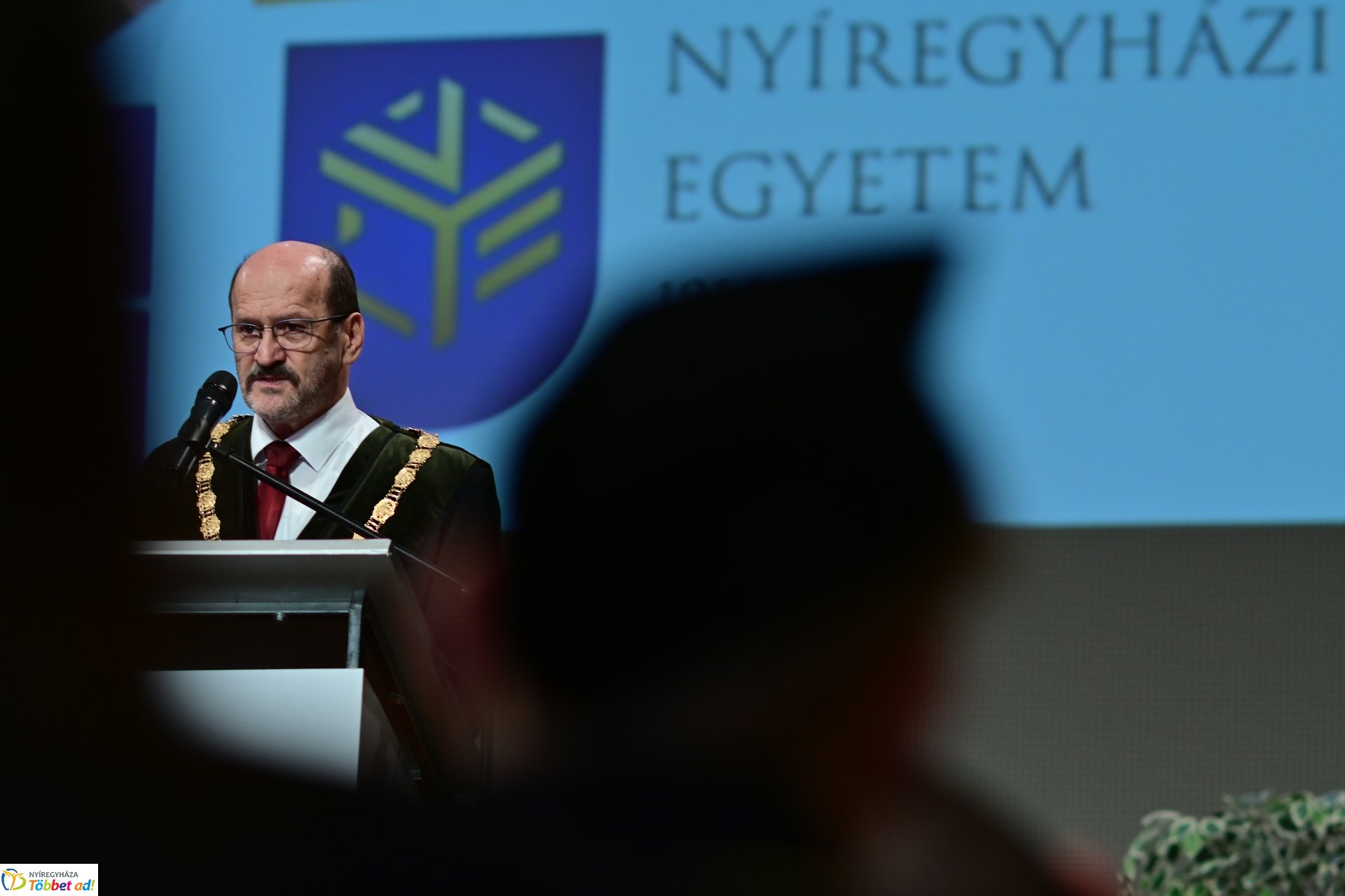 Oklevélátadó Ünnepi Szenátusi Ülés a Nyíregyházi Egyetemen 2025 februárjában