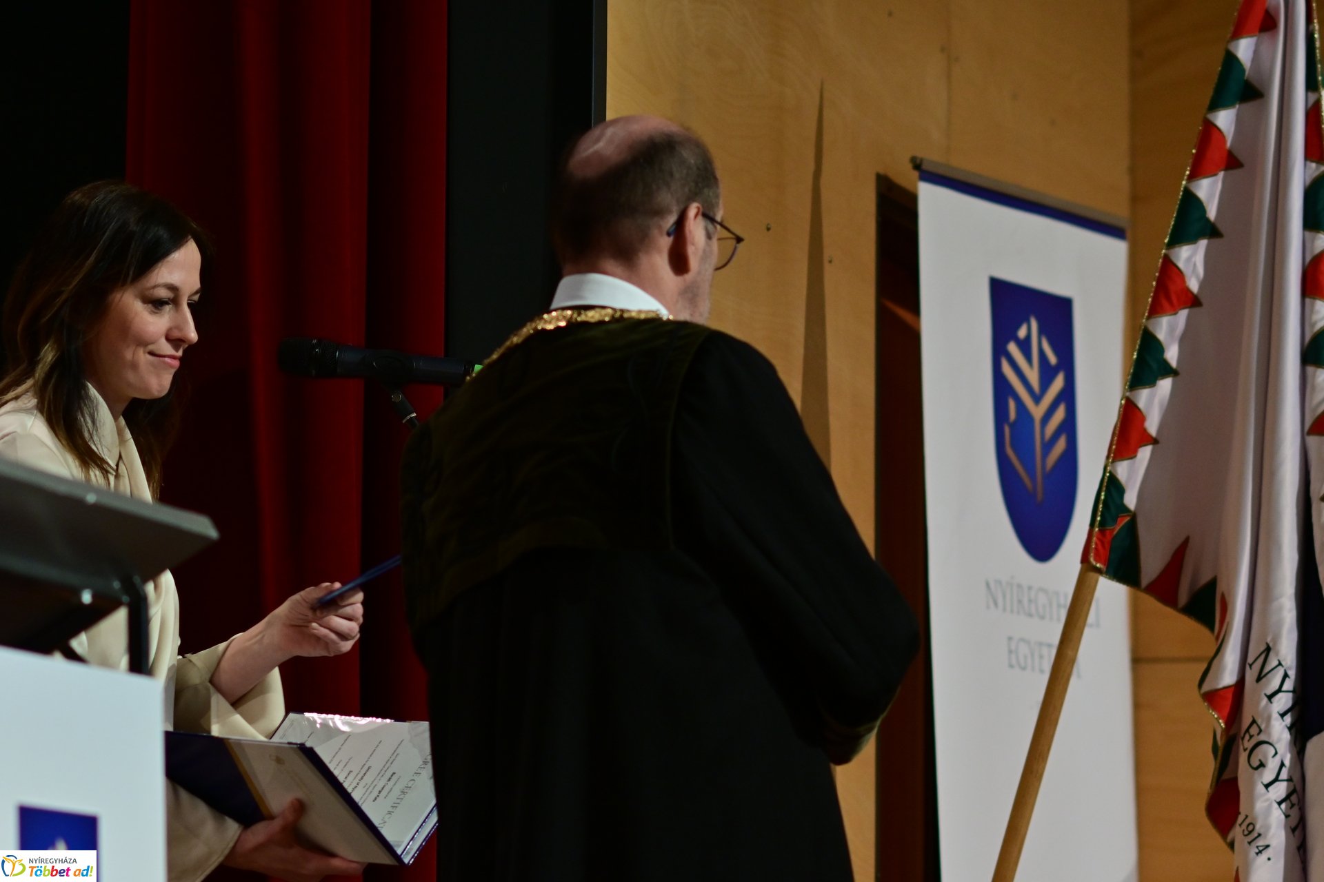 Oklevélátadó Ünnepi Szenátusi Ülés a Nyíregyházi Egyetemen 2025 februárjában