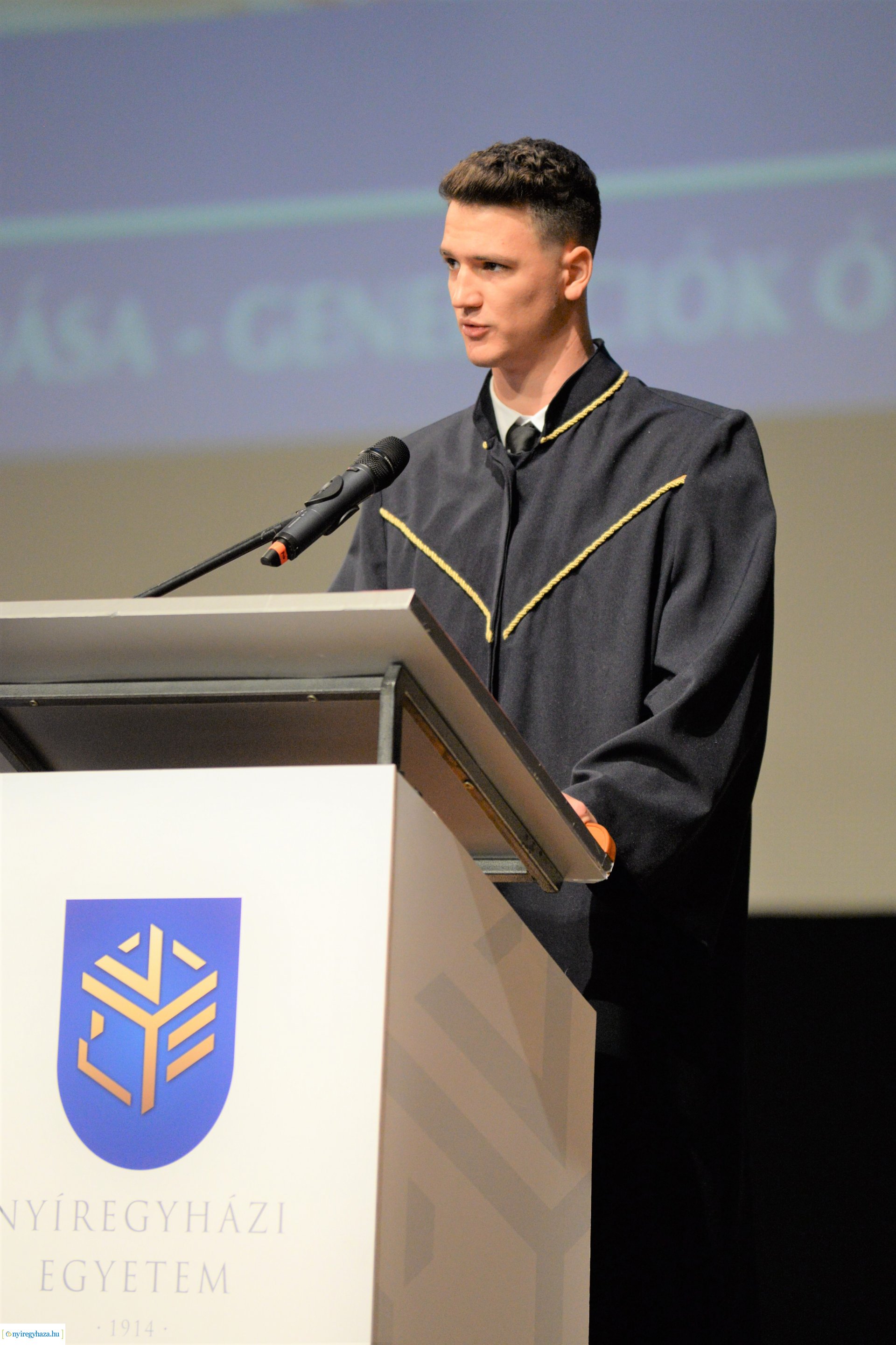Oklevélátadó ünnepség a Nyíregyházi Egyetemen