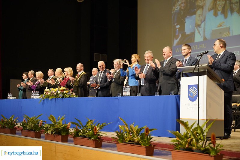 Oklevélátadó ünnepség az egyetemen