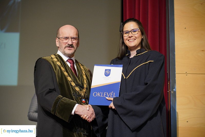 Oklevélátadó ünnepség az egyetemen