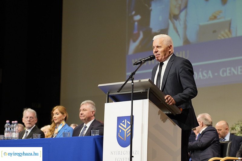 Oklevélátadó ünnepség az egyetemen