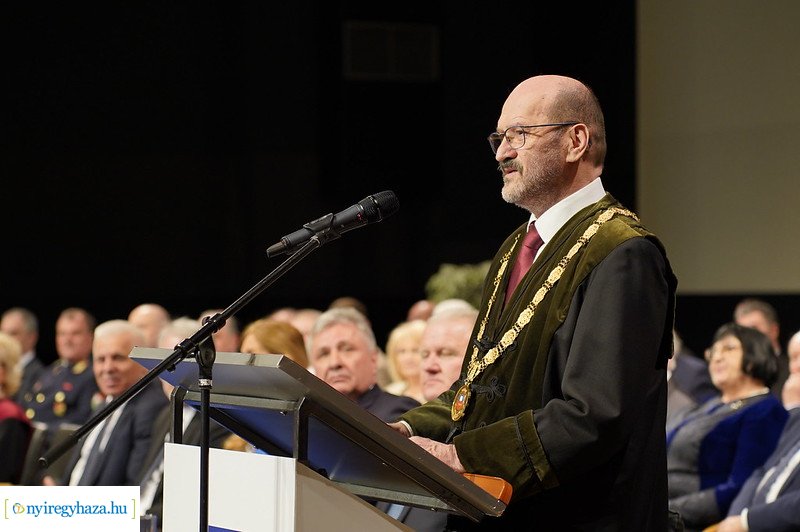 Oklevélátadó ünnepség az egyetemen