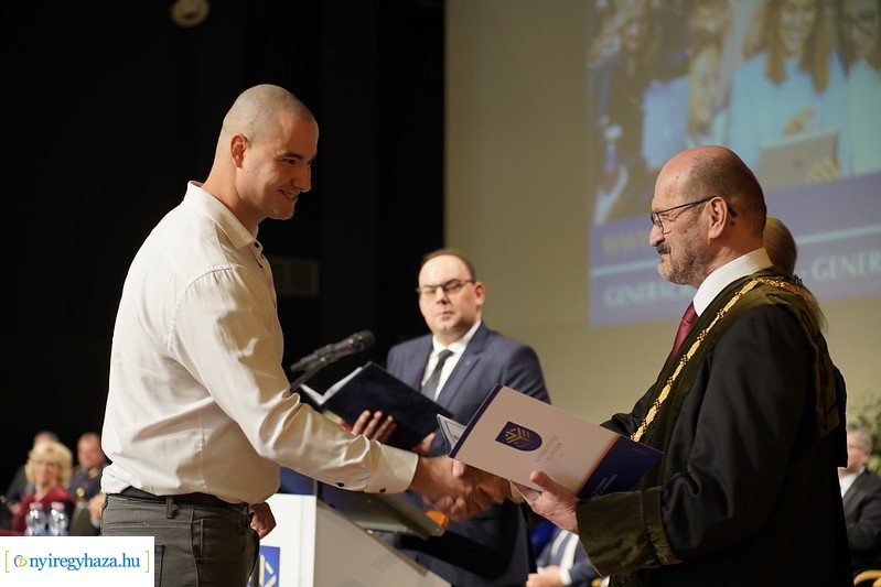 Oklevélátadó ünnepség az egyetemen