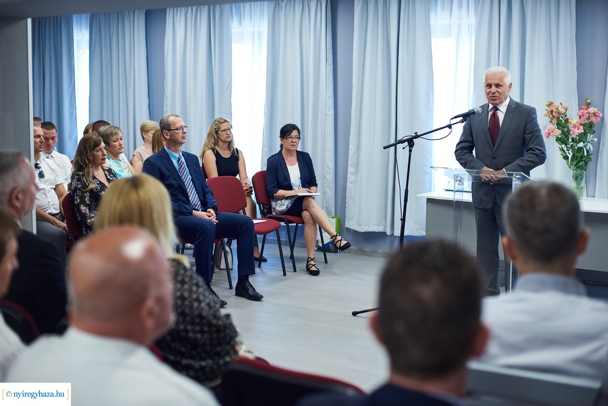 Oklevelek átadása a Kállay Kúriában