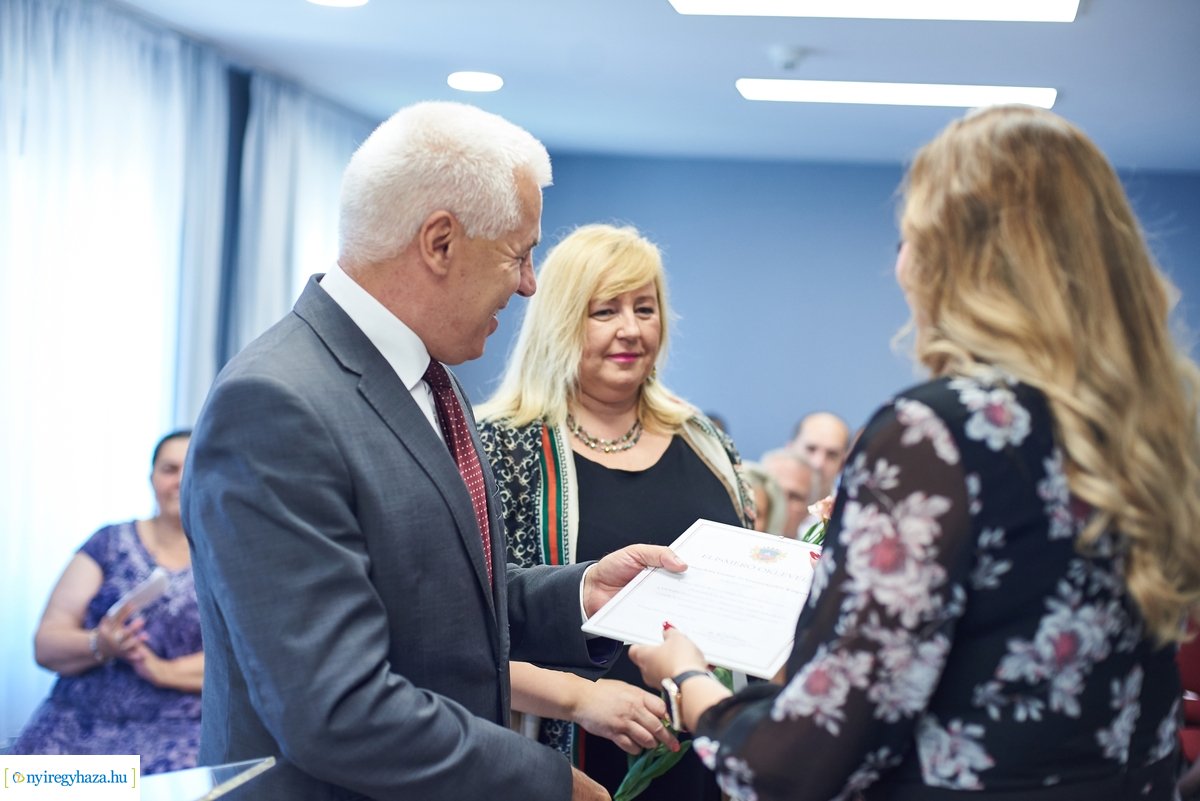 Oklevelek átadása a Kállay Kúriában