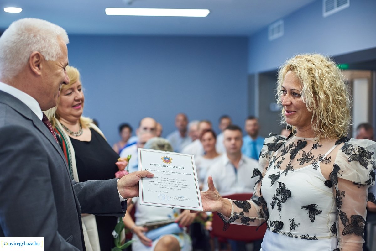 Oklevelek átadása a Kállay Kúriában