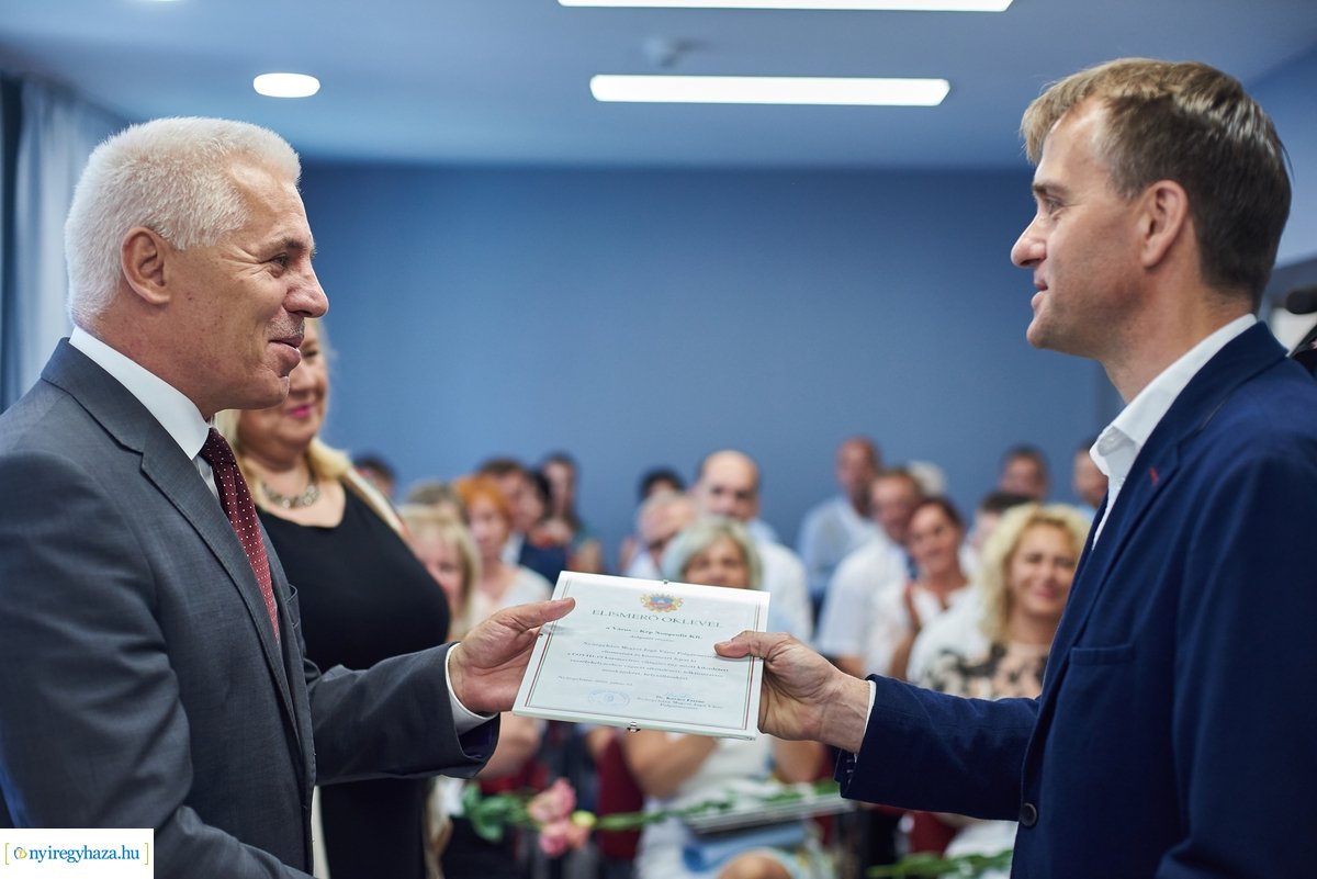 Oklevelek átadása a Kállay Kúriában